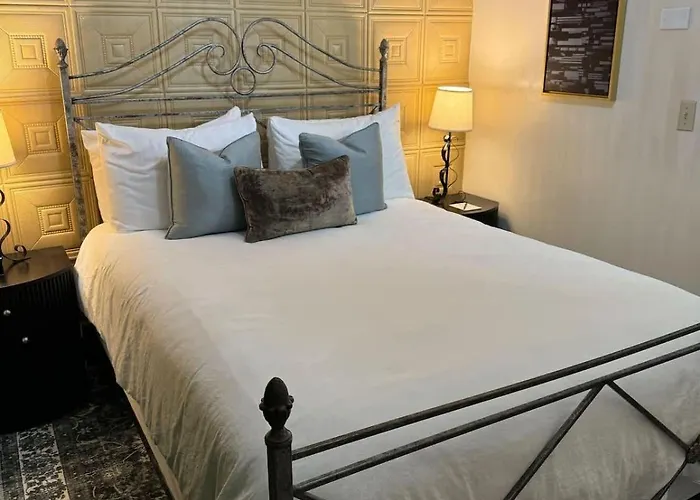 Hotel The Block Basic - Queen
